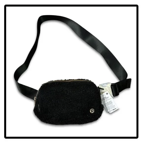 NWT Lululemon Everywhere Belt Bag Fleece Black - Picture 3 of 15